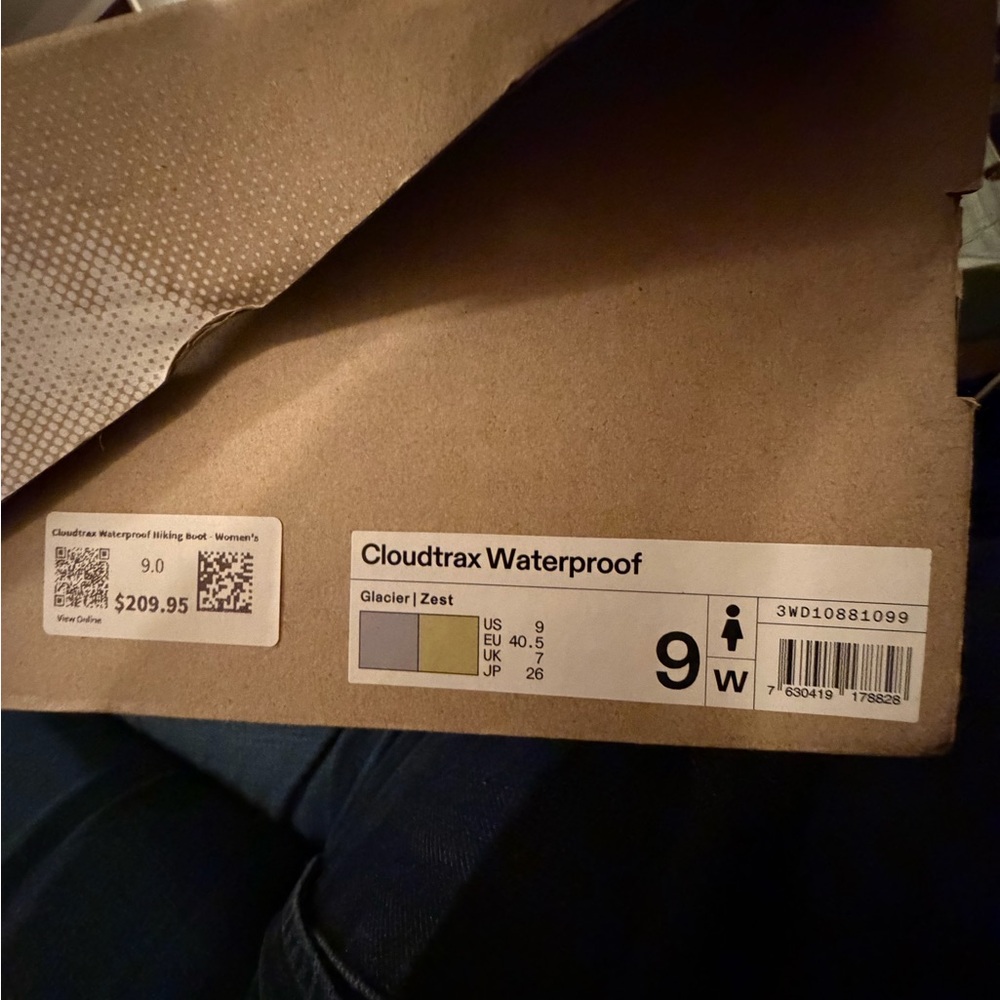 On Cloudventure Waterproof Mid Hiking Shoe - Lime/Gray-size 9 woman’s NEW - Picture 7 of 9
